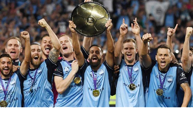 Photo of Sydney FC holding A-League Premiership Plate